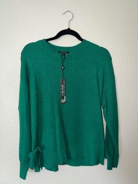 Charlie Paige Crewneck Sweater in Emerald Green